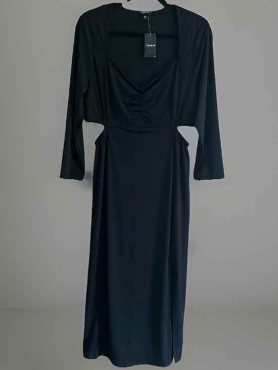 torrid Dresses & Skirts - Torrid Black Cutout Maxi Dress Ruched Long Sleeve Bodycon NWT 00